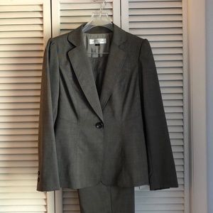 Tahari Grey 2 piece suit; size 2P